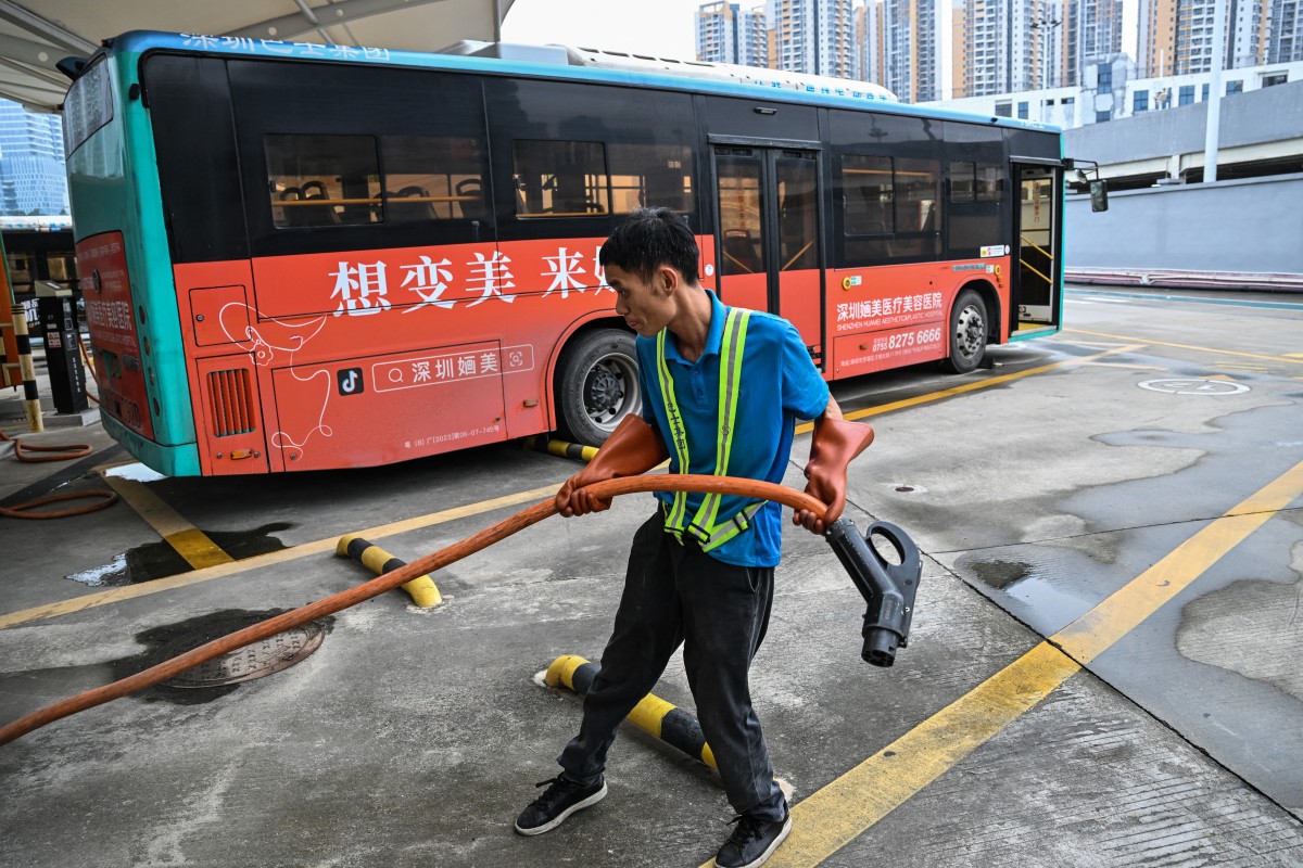 China’s electric bus revolution glides on